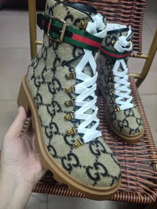 Gucci بيج أسود GG مونوغرام كانفاس ويب سترايب ستراب أحذية الكاحل 3