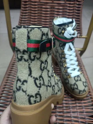 Gucci بيج أسود GG مونوغرام كانفاس ويب سترايب ستراب أحذية الكاحل 4