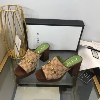 Gucci भूरा GG Monogram Canvas Horsebit Buckle स्लिपर