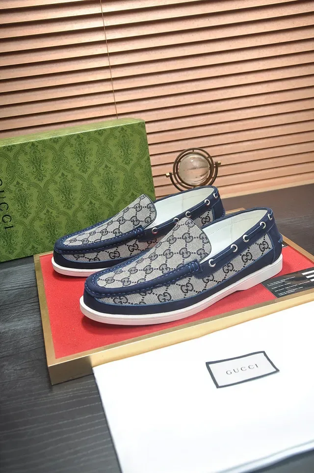 Gucci Beige Navy GG Monogram Canvas Leather Trim Loafer 7
