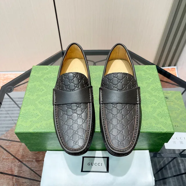 Gucci noir et beige embossé GG monogram penny strap loafer 3