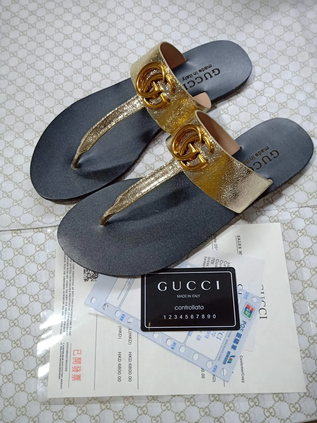 Gucci Preto Dourado Interlocking GG Fivela metálica Tira texturizada metálica Sandálias casual 2