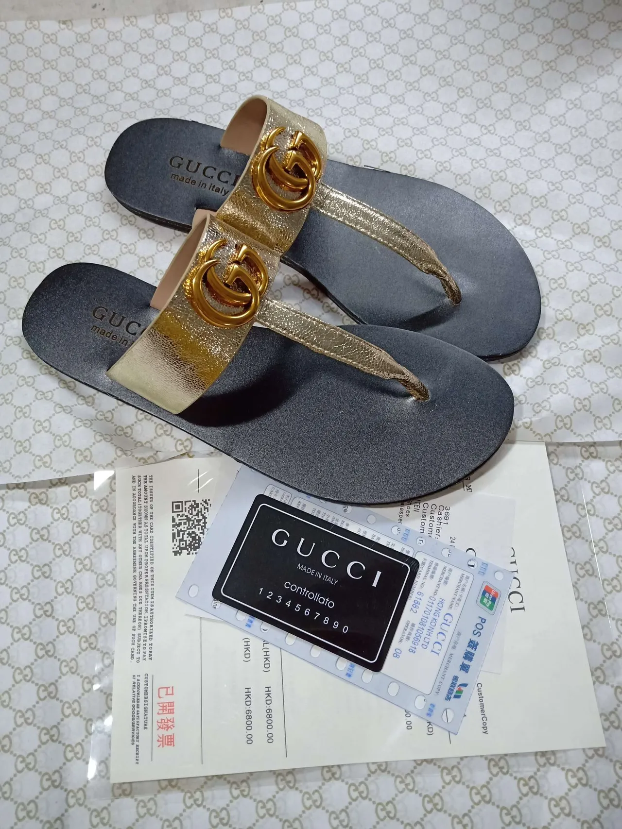 Gucci Preto Dourado Interlocking GG Fivela metálica Tira texturizada metálica Sandálias casual 3