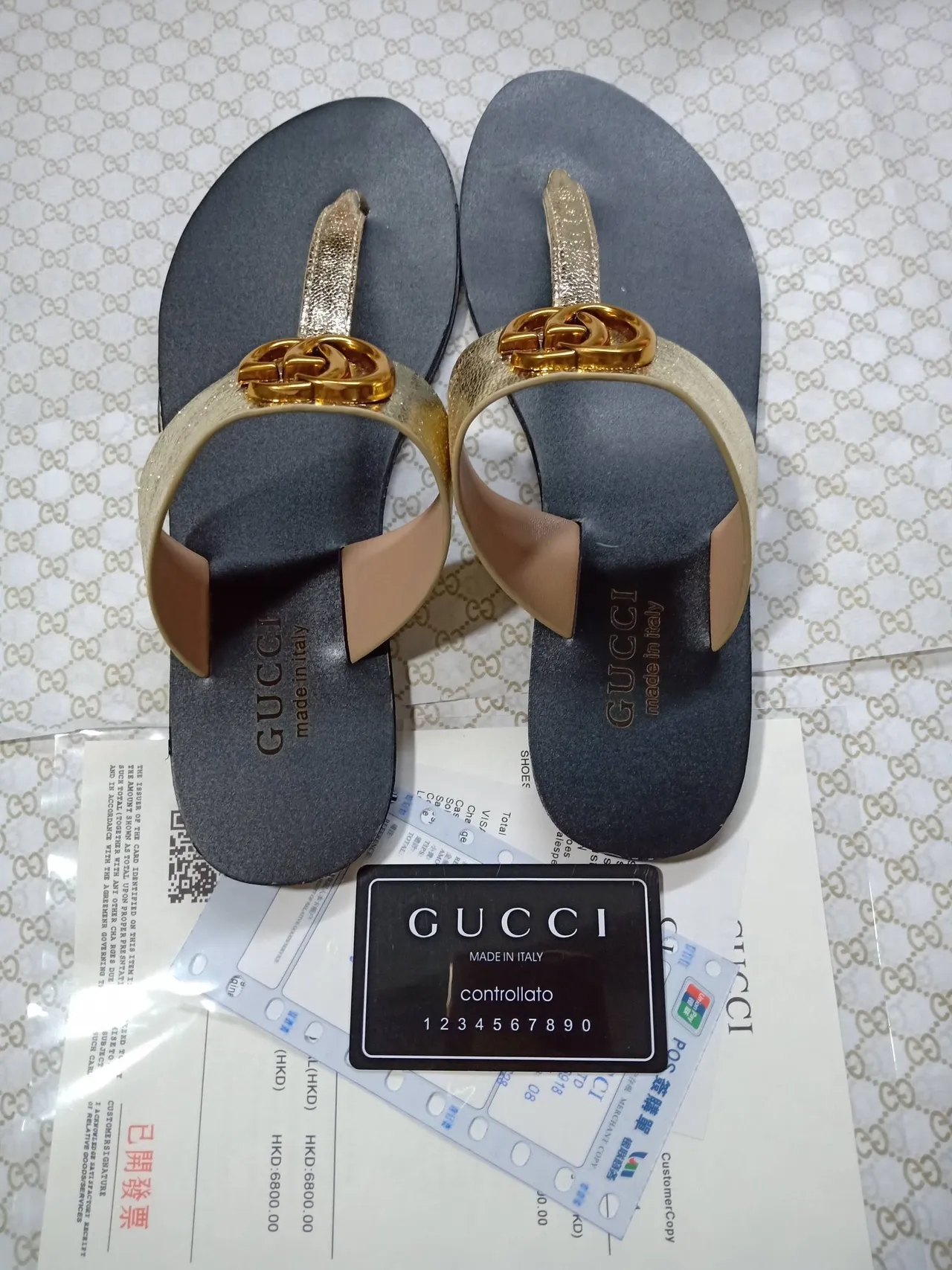 Gucci Preto Dourado Interlocking GG Fivela metálica Tira texturizada metálica Sandálias casual 4