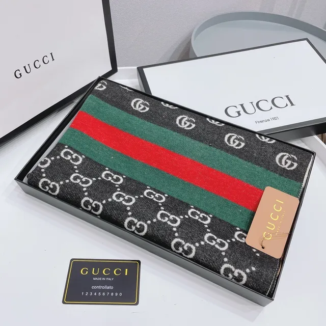 Gucci Écharpe en Cachemire Noir Multicolore avec Bande de Rayures Imprimée GG Monogram 6