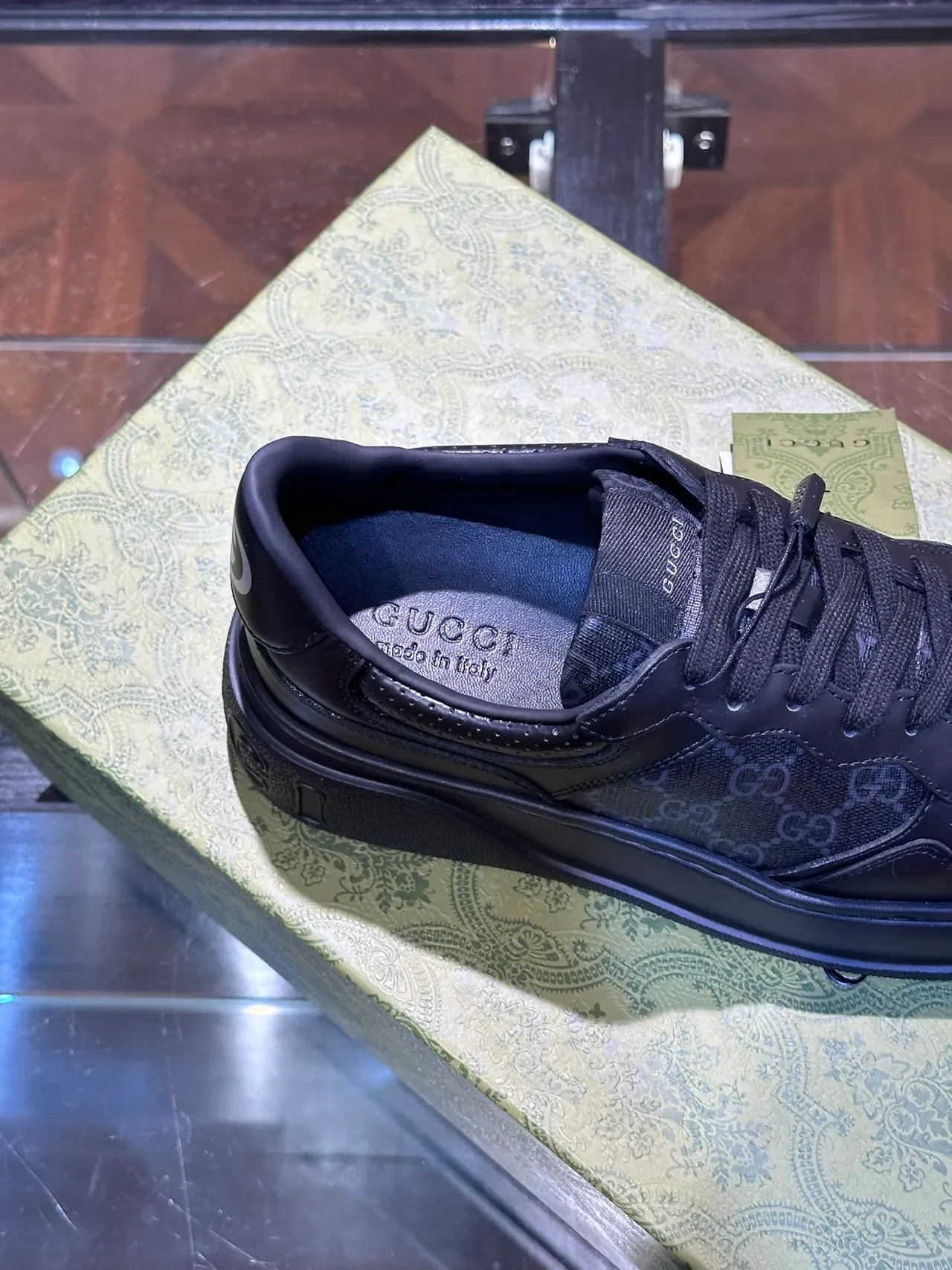 Gucci Zapatillas Lifestyle con Suela Plataforma Negra y Panel Monograma GG Iridiscente 3