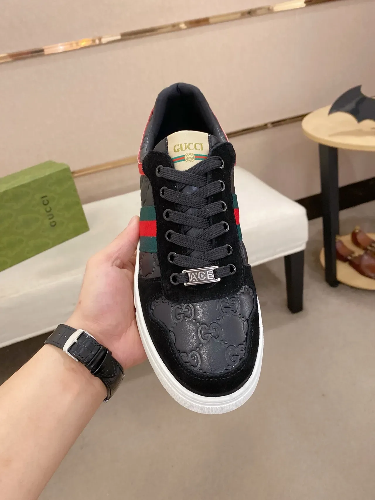 Gucci Sneakers Noir Rouge GG-Embossed Cuir Daim Cap Toe Lifestyle 5
