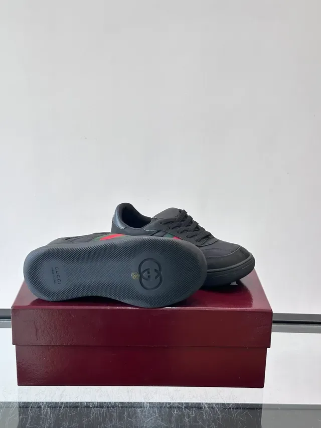 Gucci Black Red Low-Top Web Stripe Lifestyle Sneakers 2