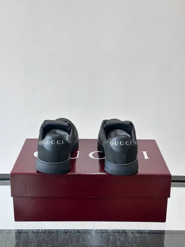 Gucci Black Red Low-Top Web Stripe Lifestyle Sneakers 3