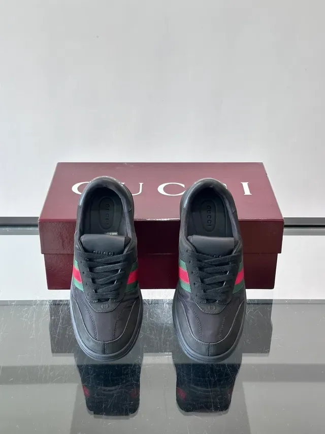Gucci Black Red Low-Top Web Stripe Lifestyle Sneakers 4