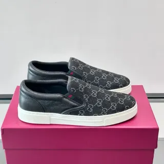 Gucci أسود أبيض GG Monogram كانفاس جلد جزء الكعب أحذية رياضية أسلوب حياة