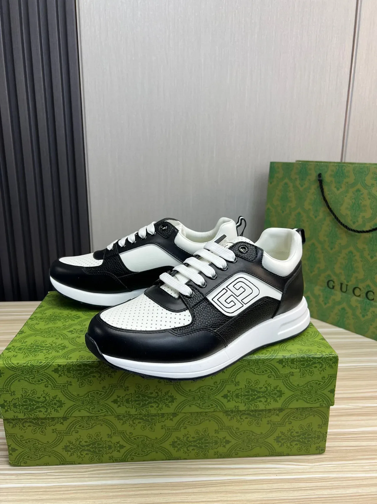 Gucci Black White Interlocking GG Logo Panel Perforated Toe Cap Lifestyle Sneakers 4