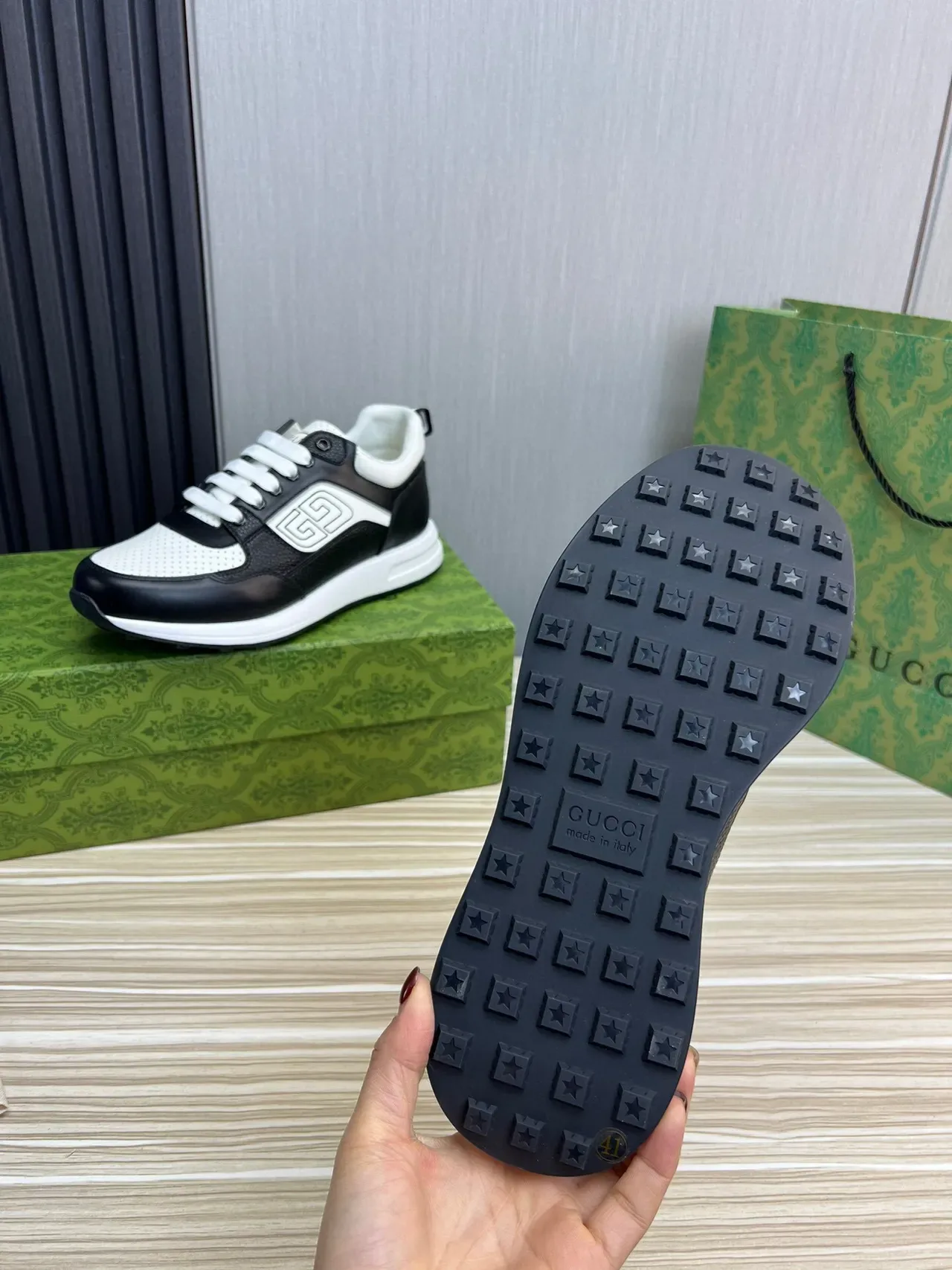Gucci Black White Interlocking GG Logo Panel Perforated Toe Cap Lifestyle Sneakers 9