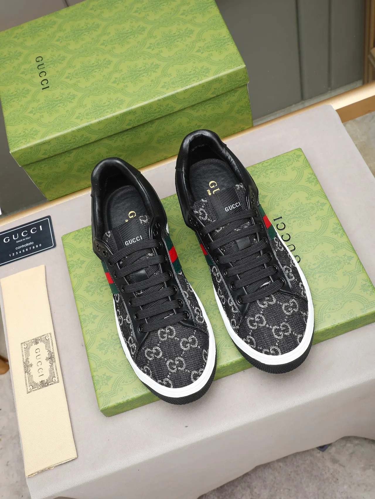 Gucci Black White Monogrammed Canvas Upper Leather Heel Tab Lifestyle Sneakers 2