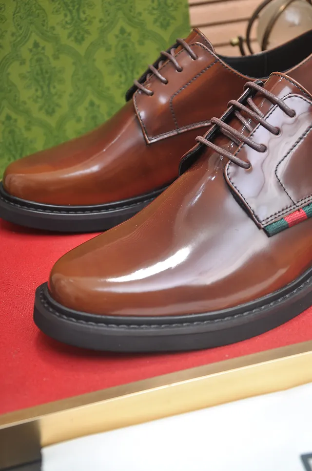 Gucci Brown Black Polished Leather Cap-Toe Construction Derby Shoes 2
