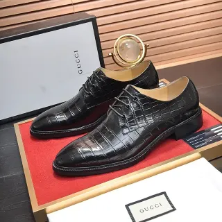 Gucci Crocodile-Embossed Patent Black Oxford Shoes