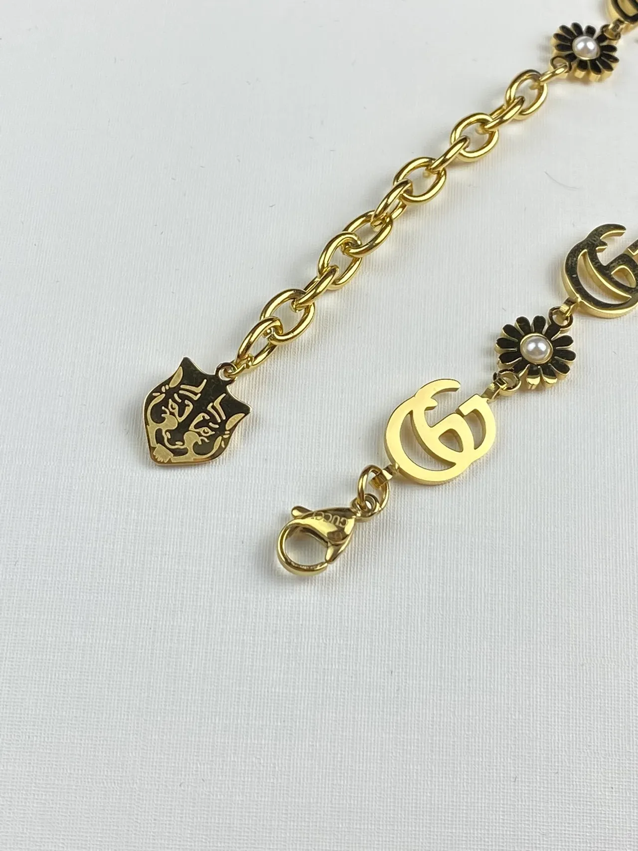Gucci Daisy Interlocking G and Daisy Charm Necklace 3