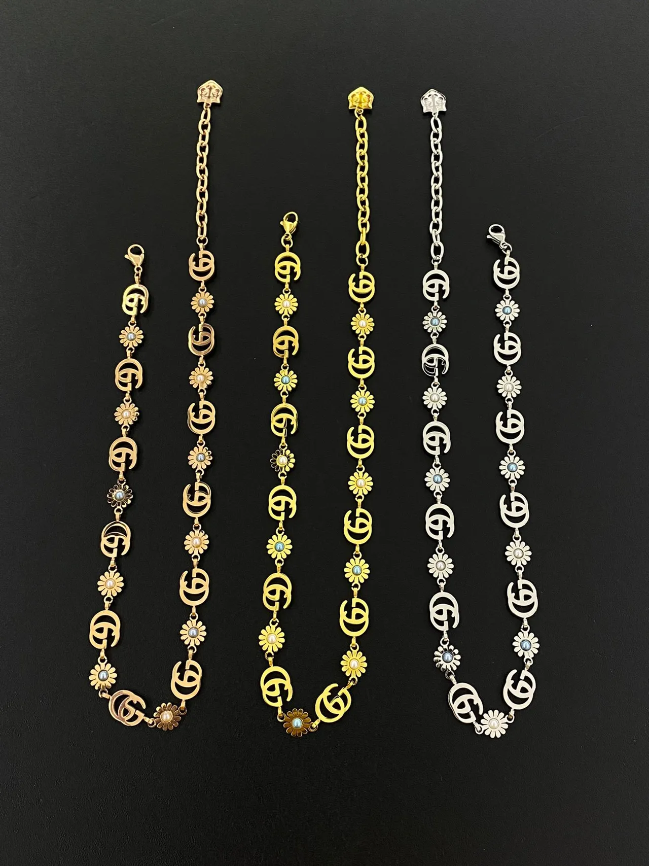 Gucci Daisy Interlocking G and Daisy Charm Necklace 4