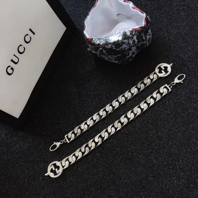 Gucci Double G Engraved Curb Chain Bracelet 4