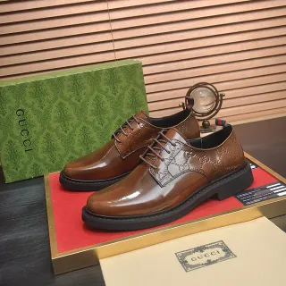 Gucci Sapatos Oxford de ponta de gorra com G entrelaçado embossado