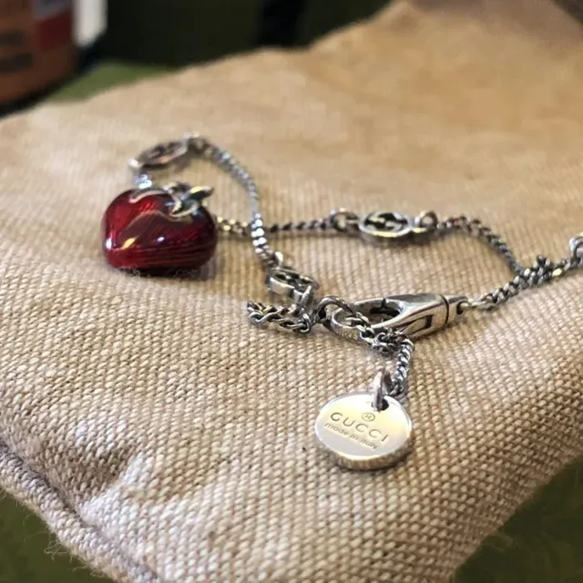 Gucci Enamel Heart Pendant Silver Chain Bracelet 4