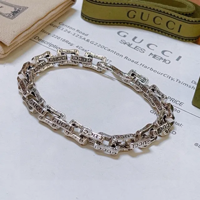 Gucci Bracelet Chaîne avec Logo Gravé 2