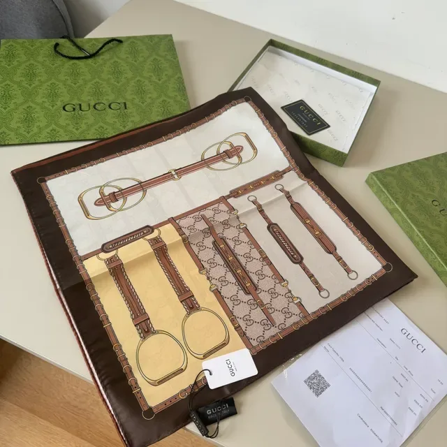 Gucci Cachecol de Seda com Motivo Equestre 6