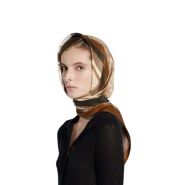 Gucci Cachecol de Seda com Motivo Equestre 9