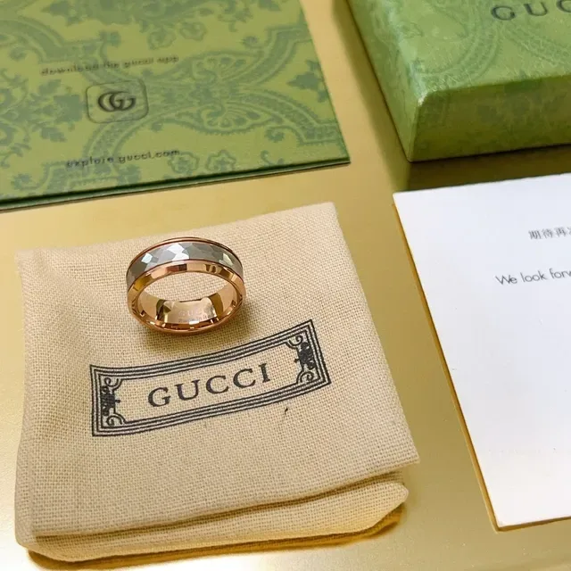 Anel Gucci Cinza e Dourado Rosa de Faixa Larga Facetado 4