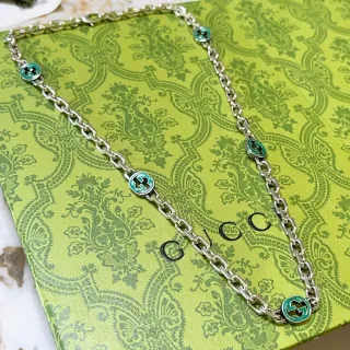 Gucci GG Marmont हरी चांदी की जंजीर एनामेल चार्म नेकलेस