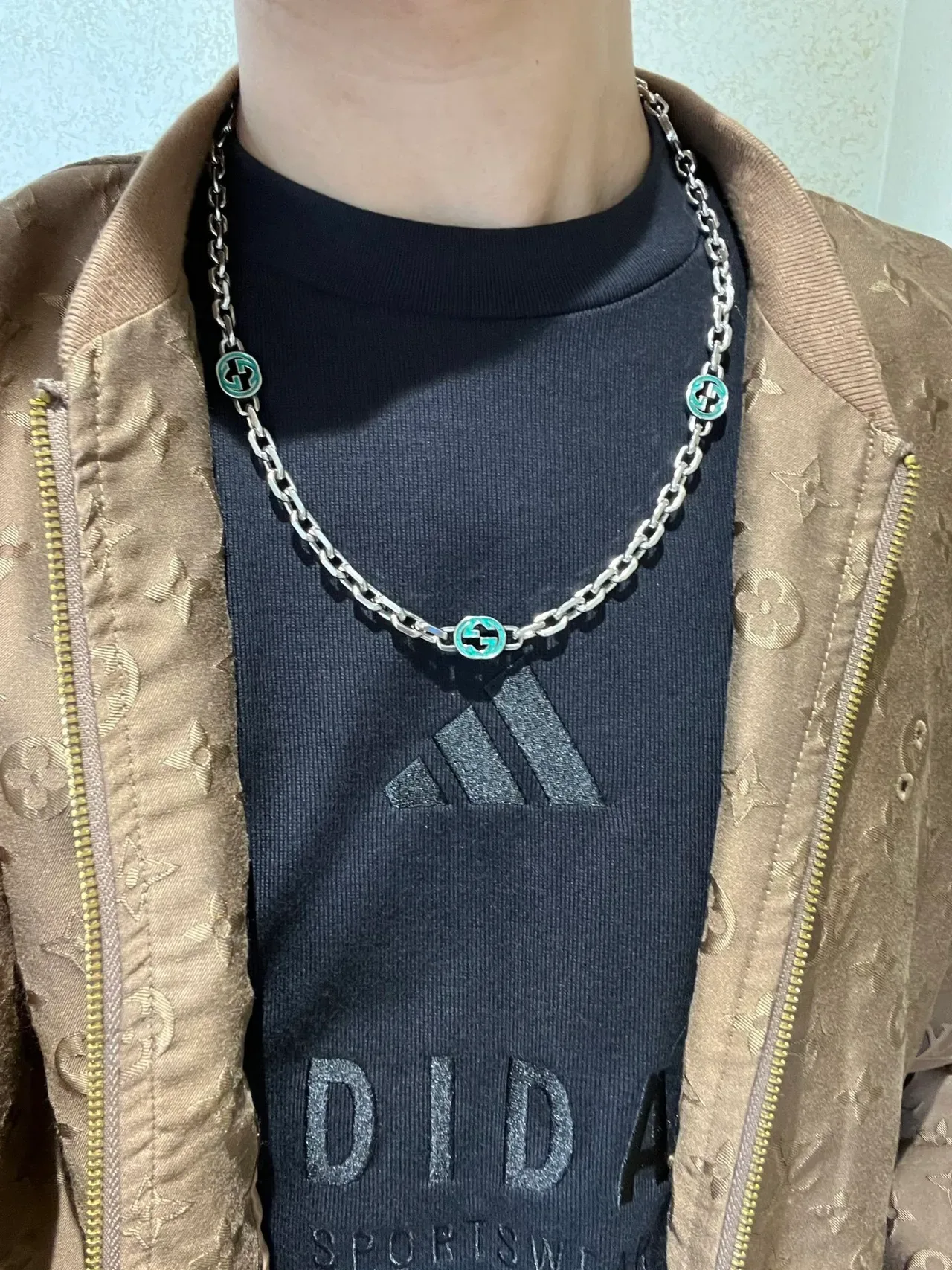 Collier Gucci GG Marmont Vert Chaîne Argentée Charm Esmalté 2