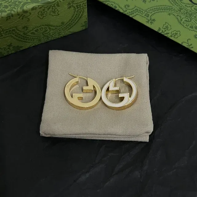Gucci GG Marmont Interlocking G Boucles d'oreilles à anneau en émail doré 3