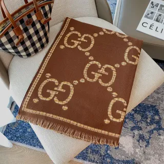 Gucci GG Monogram شال كشمير بني مربعات