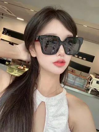 Gucci GG1300S Lunettes de soleil oversized écaille de tortue et vert 4