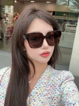 Gucci GG1300S Lunettes de soleil oversized écaille de tortue et vert 5