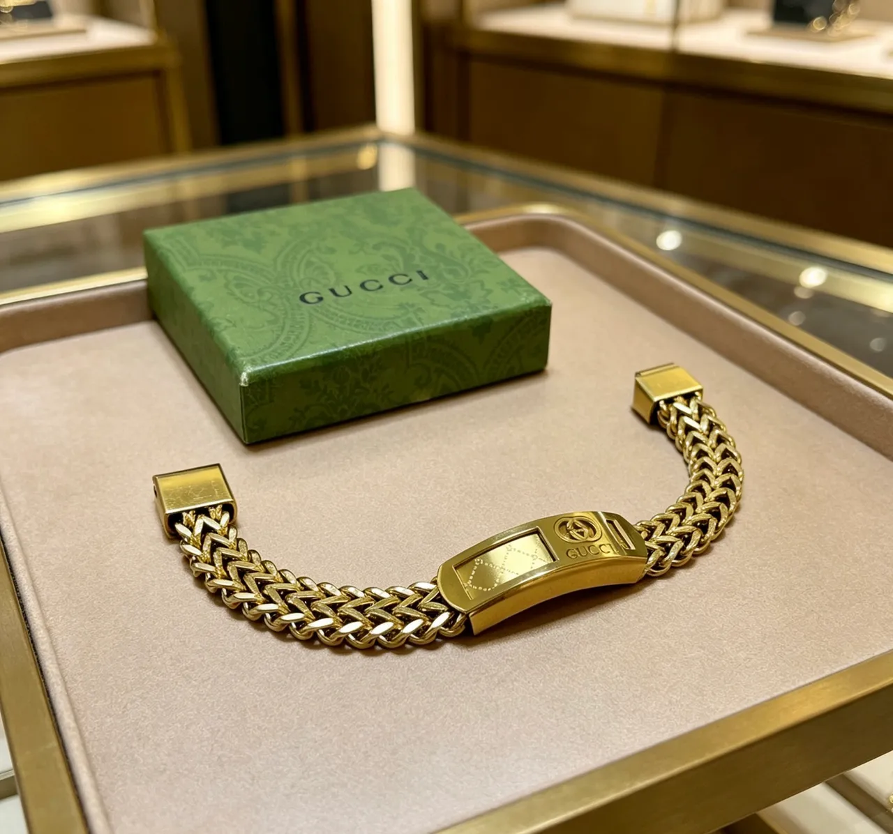Gucci Gold Woven Chain Rectangular Plaque Bracelet 5