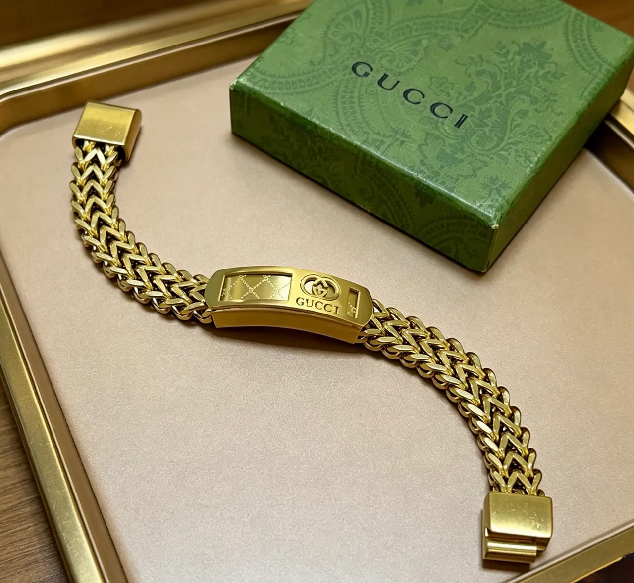 Gucci Gold Woven Chain Rectangular Plaque Bracelet 9