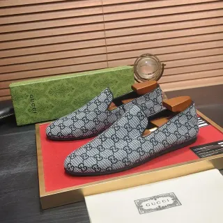 Gucci ग्रे ब्लैक GG Monogram कैनवास पॉइंटेड टो लोअफर