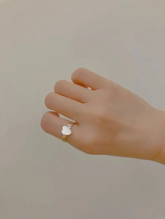 Gucci Heart Logo Ring Silver Top Engraved Ring 5