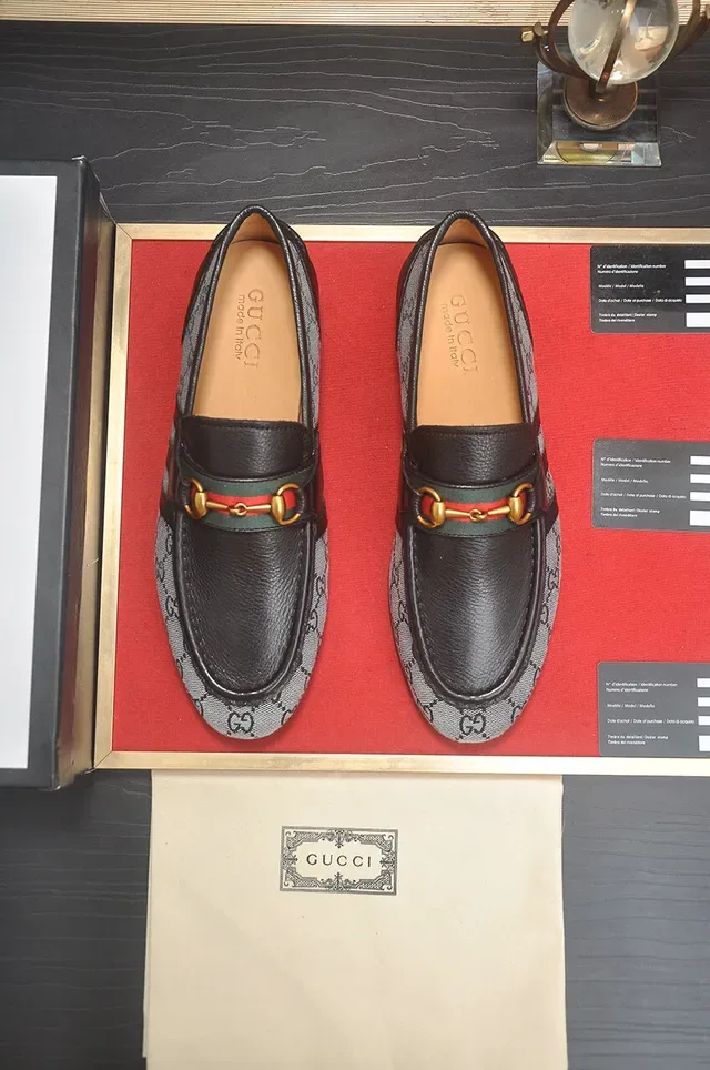 Gucci Horsebit 1955 أسود ورمادي GG Monogram مكاسين 2