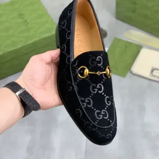 Gucci Horsebit 1955 काला GG Monogram वेलवेट लोफर्स