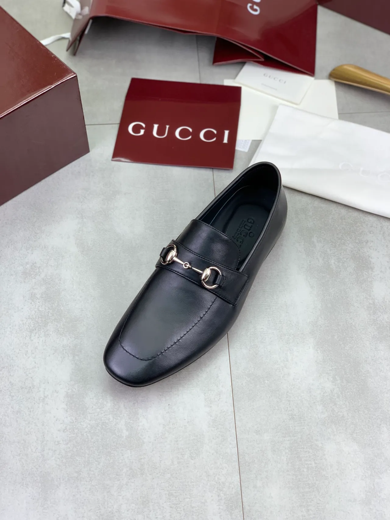 Gucci Horsebit 1955 Mocassins en cuir noir à bout carré 4