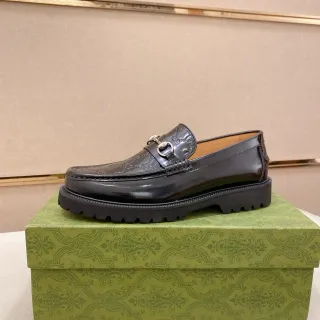 Gucci Horsebit 1955 लोफर काली पेटेंट लेदर लग सोल