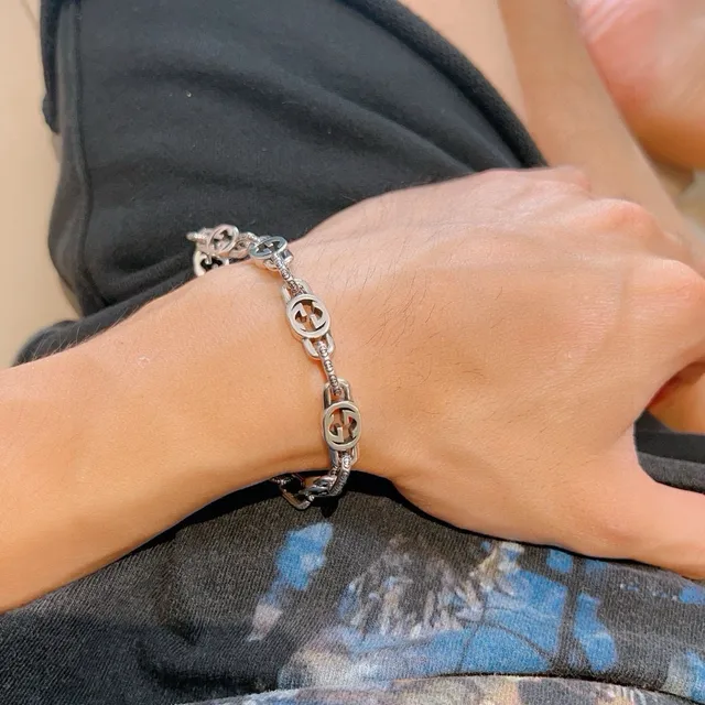 Gucci Icon Interlocking G Silver-Tone and Black Enamel Bracelet 3