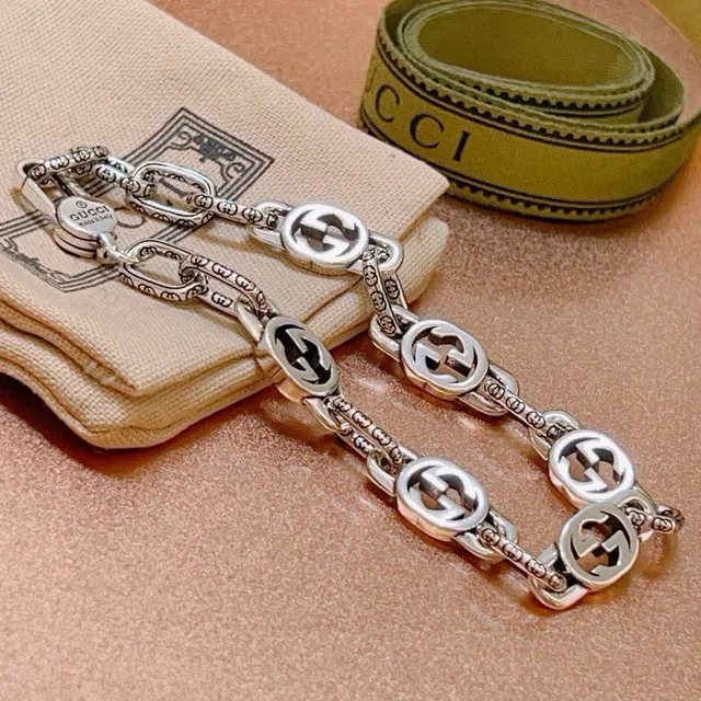 Gucci Icon Interlocking G Silver-Tone and Black Enamel Bracelet 6