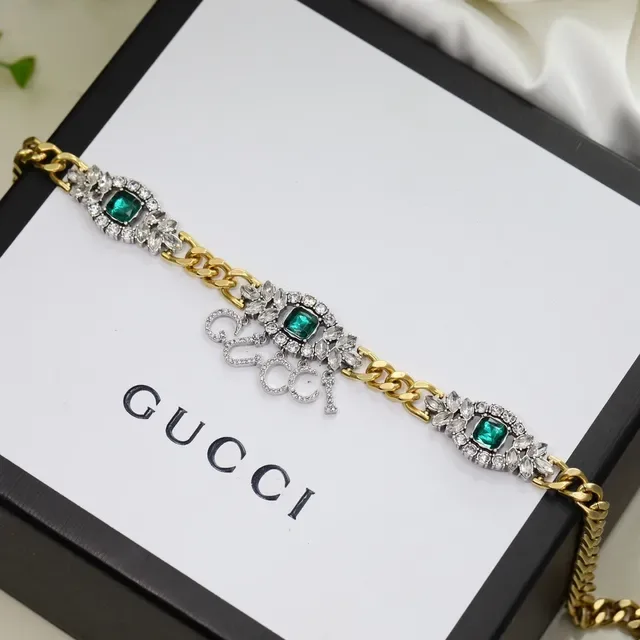 Gucci Iconic Floral Emerald and Diamond Necklace 4