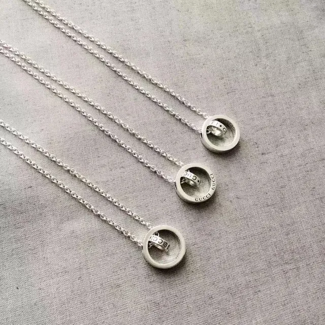 Gucci Interlocking Double Ring Silver-Tone Necklace 4