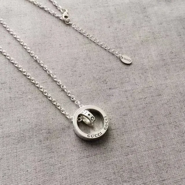 Gucci Interlocking Double Ring Silver-Tone Necklace 8