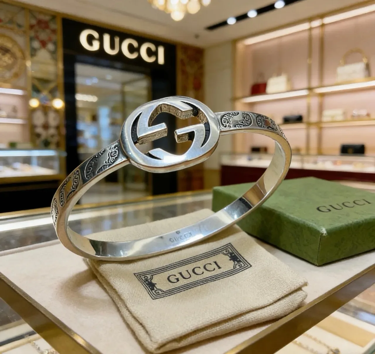 Gucci Interlocking G Engraved Silver-Tone Bangle Bracelet 2