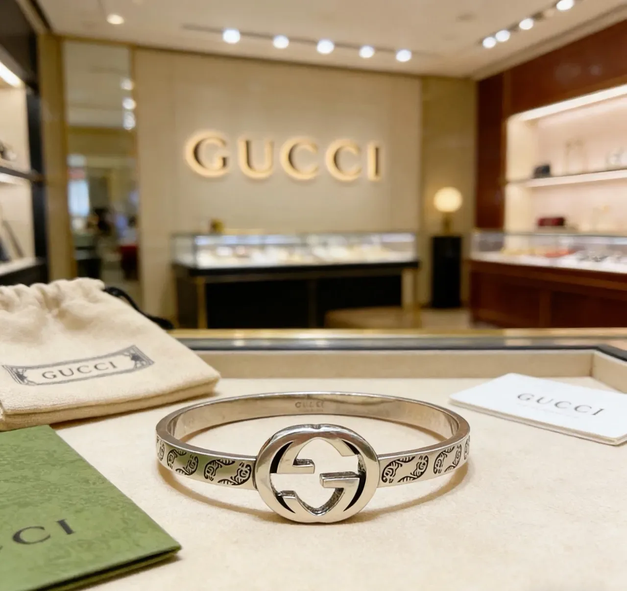 Gucci Interlocking G Engraved Silver-Tone Bangle Bracelet 5